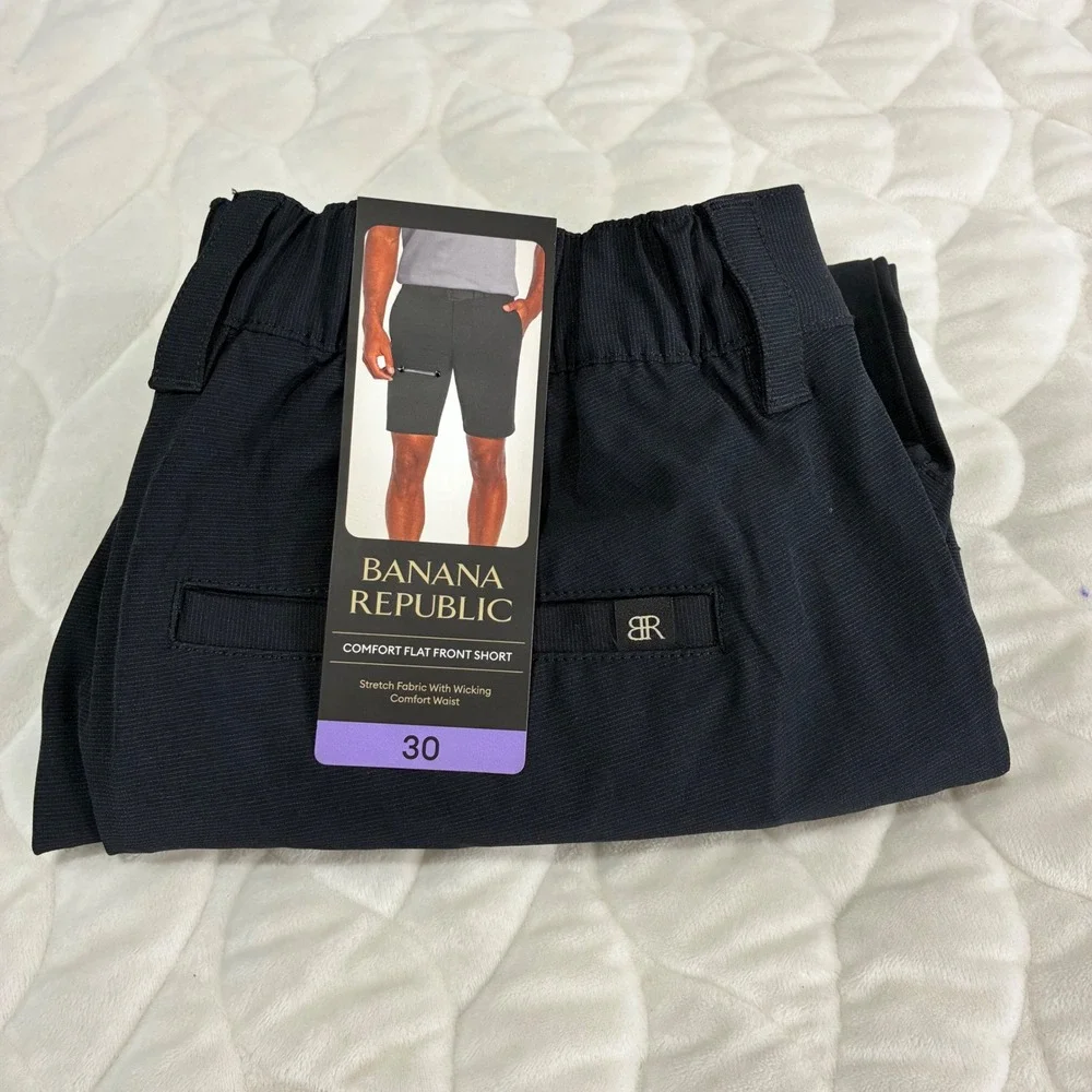 NWT Banana Republic‎ Mens 30 Comfort Flat Front Shorts Stretch Wicking Uniform